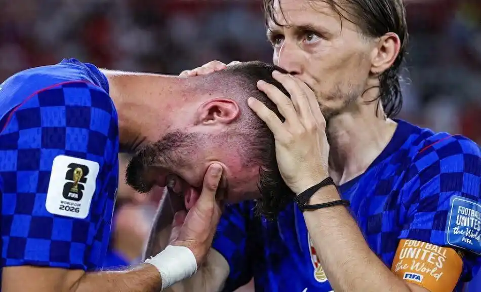 克罗地亚媒体开炮：我们被掠夺了 FIFA护送葡萄牙 C罗靠恩赐获最佳